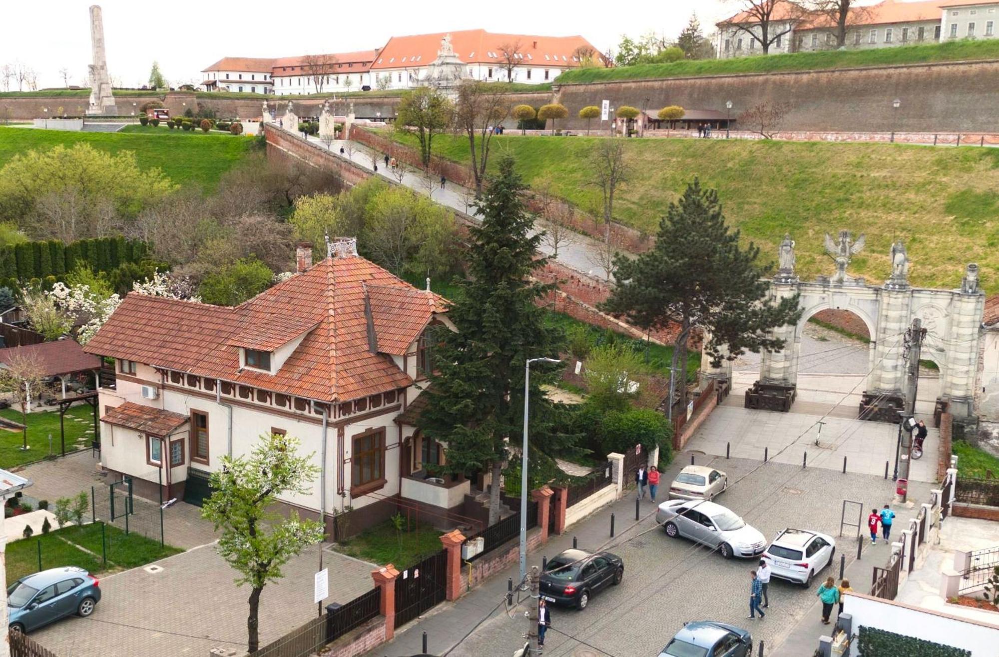 Вилла La Poarta Cetatii Алба-Юлия Экстерьер фото